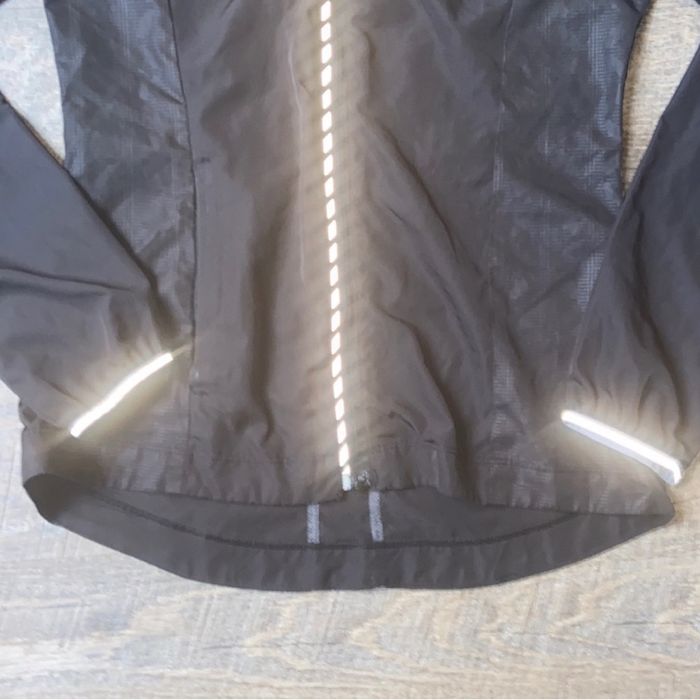 Helly Hansen Lightweight Reflective Workout Jacke… - image 3